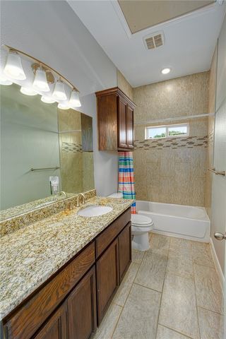 3322 Maui Dr, Corpus Christi, TX 78418