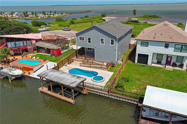 3322 Maui Dr, Corpus Christi, TX 78418