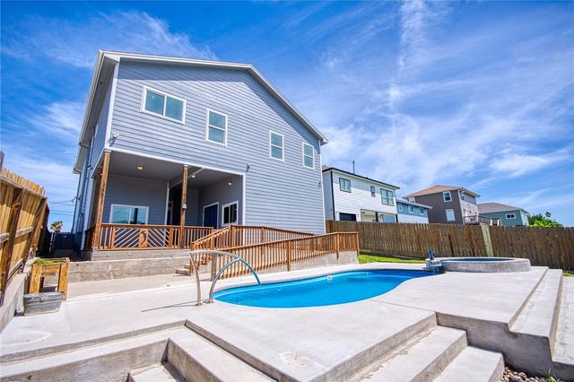 3322 Maui Dr, Corpus Christi, TX 78418