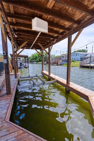 3322 Maui Dr, Corpus Christi, TX 78418