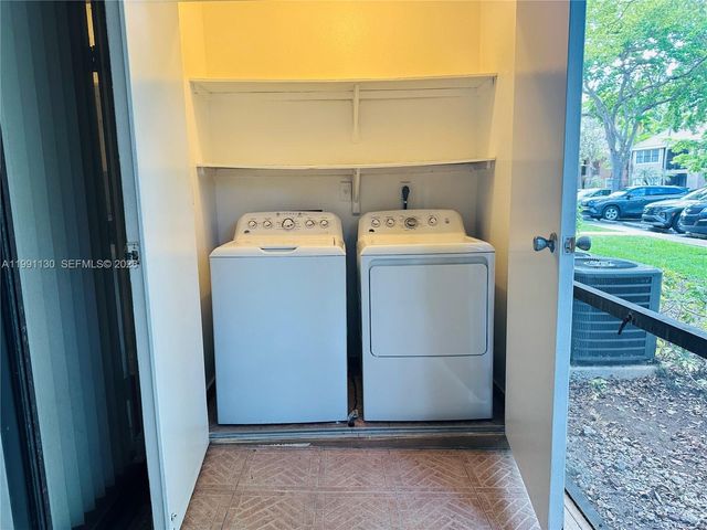 15689 SW 106th Ln 701, Miami, FL 33196