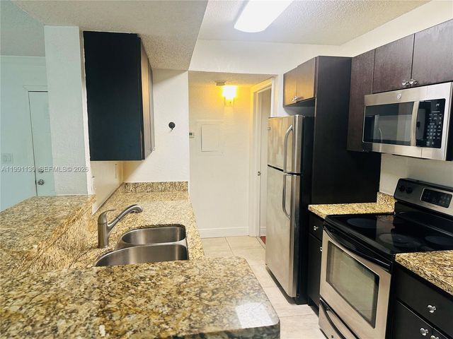 15689 SW 106th Ln 701, Miami, FL 33196