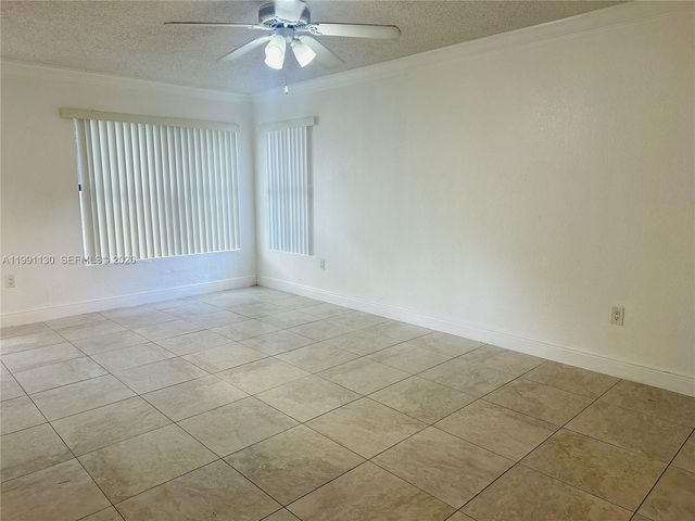 15689 SW 106th Ln 701, Miami, FL 33196