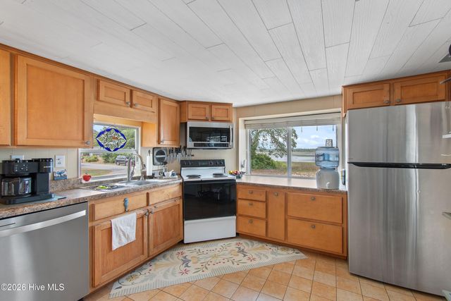 7701 E Yacht Drive, Oak Island, NC 28465