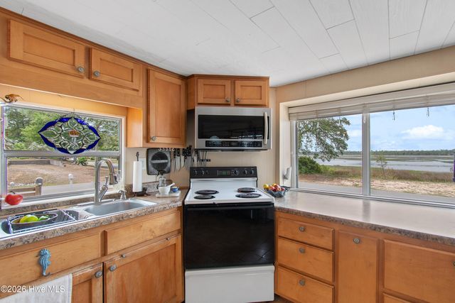 7701 E Yacht Drive, Oak Island, NC 28465