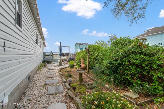 7701 E Yacht Drive, Oak Island, NC 28465