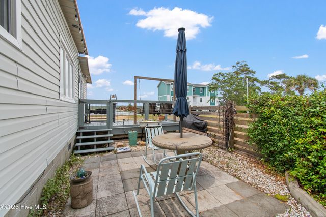 7701 E Yacht Drive, Oak Island, NC 28465