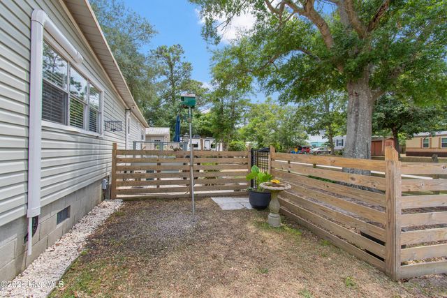 7701 E Yacht Drive, Oak Island, NC 28465