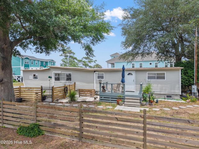 7701 E Yacht Drive, Oak Island, NC 28465
