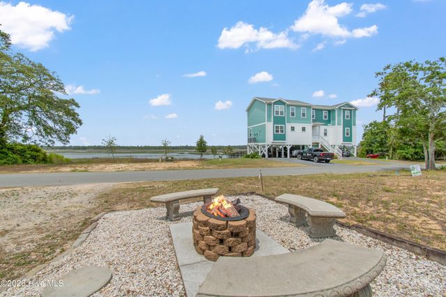 7701 E Yacht Drive, Oak Island, NC 28465