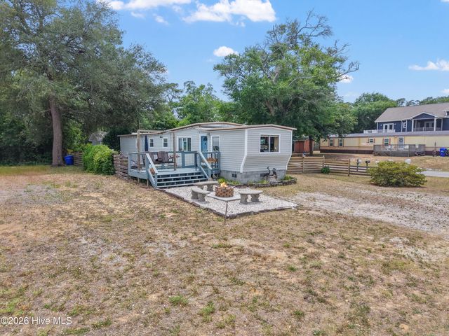 7701 E Yacht Drive, Oak Island, NC 28465