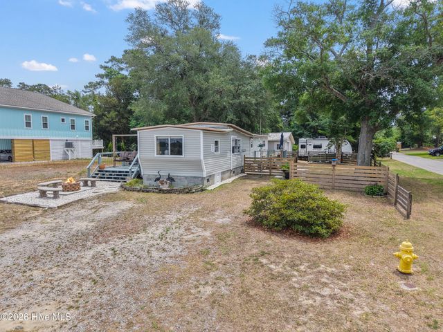7701 E Yacht Drive, Oak Island, NC 28465