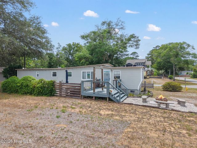 7701 E Yacht Drive, Oak Island, NC 28465