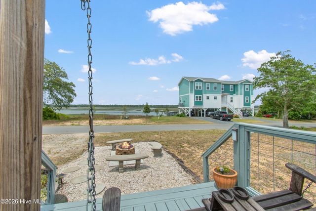 7701 E Yacht Drive, Oak Island, NC 28465