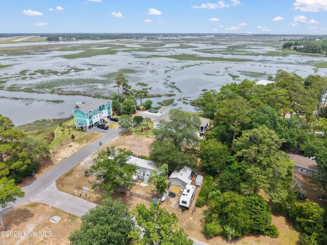 7701 E Yacht Drive, Oak Island, NC 28465