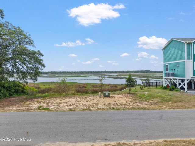 7701 E Yacht Drive, Oak Island, NC 28465