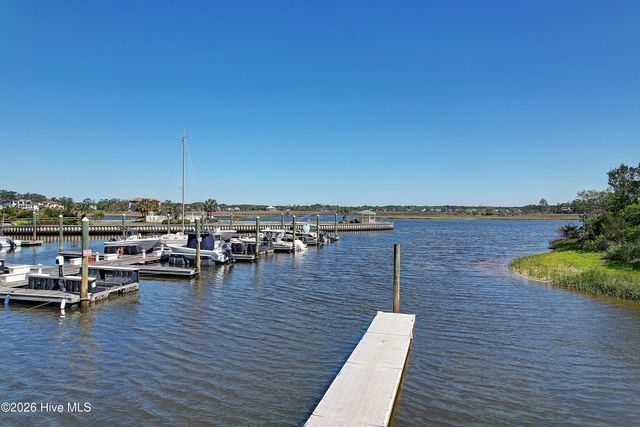7701 E Yacht Drive, Oak Island, NC 28465