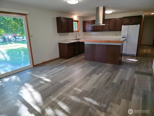 4126 NE Fairview Place, Moses Lake, WA 98837