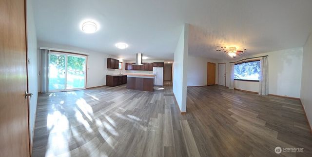 4126 NE Fairview Place, Moses Lake, WA 98837