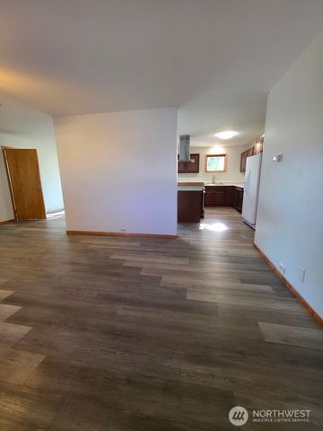 4126 NE Fairview Place, Moses Lake, WA 98837