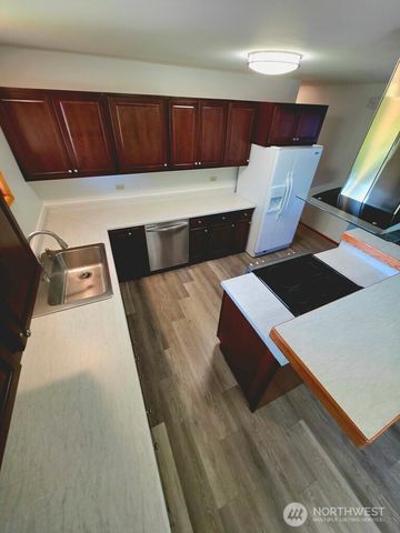 4126 NE Fairview Place, Moses Lake, WA 98837