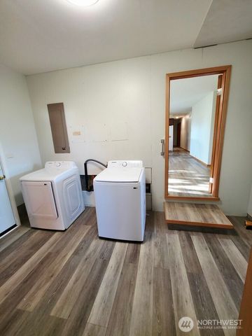 4126 NE Fairview Place, Moses Lake, WA 98837