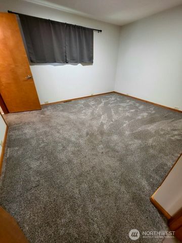 4126 NE Fairview Place, Moses Lake, WA 98837