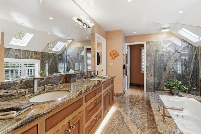 1749 Haggin Grove Way, Carmichael, CA 95608