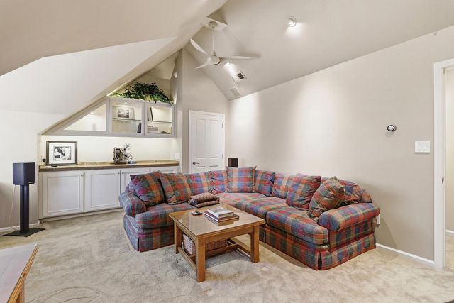 1749 Haggin Grove Way, Carmichael, CA 95608