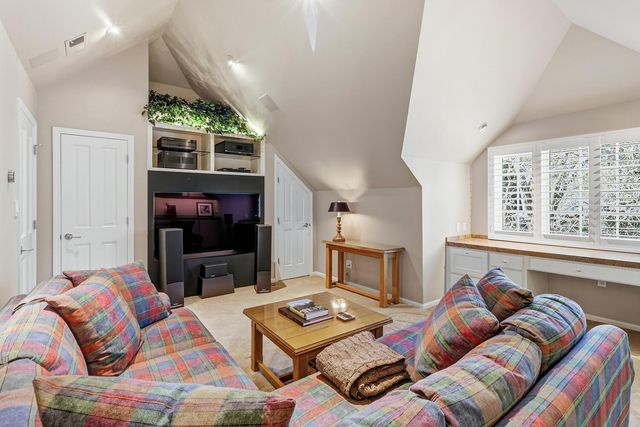 1749 Haggin Grove Way, Carmichael, CA 95608