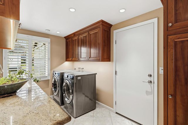 1749 Haggin Grove Way, Carmichael, CA 95608