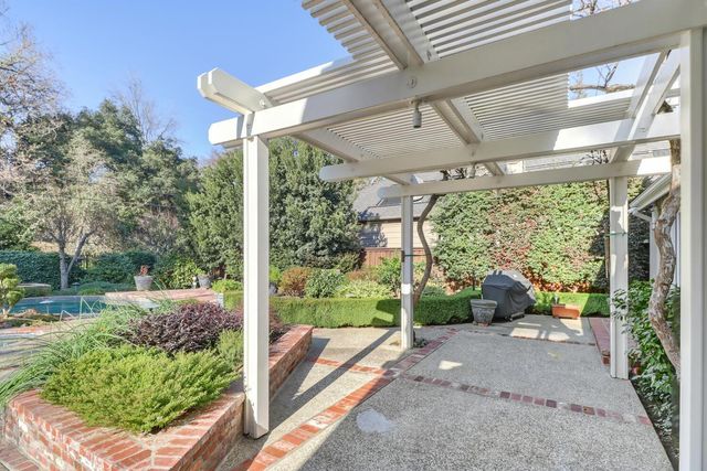 1749 Haggin Grove Way, Carmichael, CA 95608