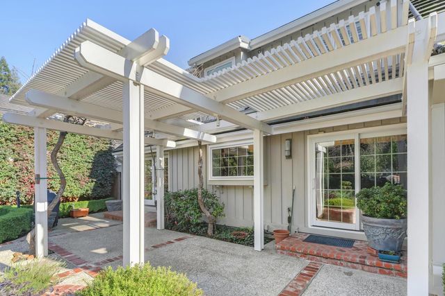 1749 Haggin Grove Way, Carmichael, CA 95608