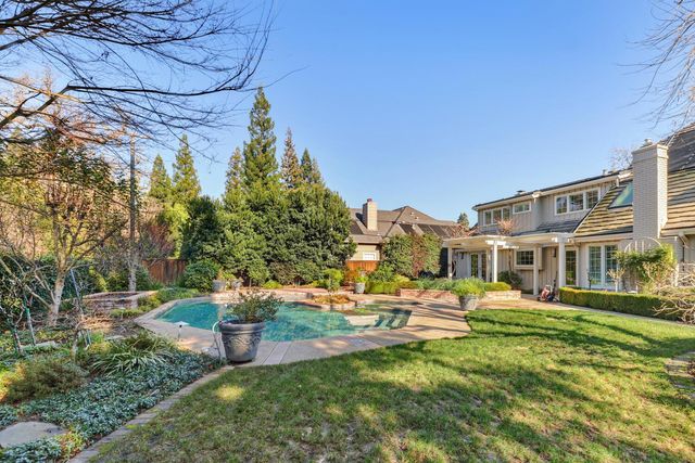 1749 Haggin Grove Way, Carmichael, CA 95608