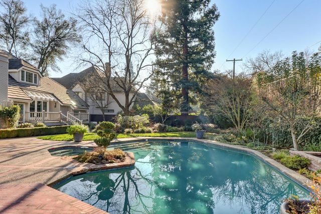 1749 Haggin Grove Way, Carmichael, CA 95608