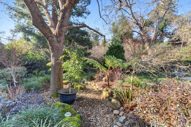 1749 Haggin Grove Way, Carmichael, CA 95608