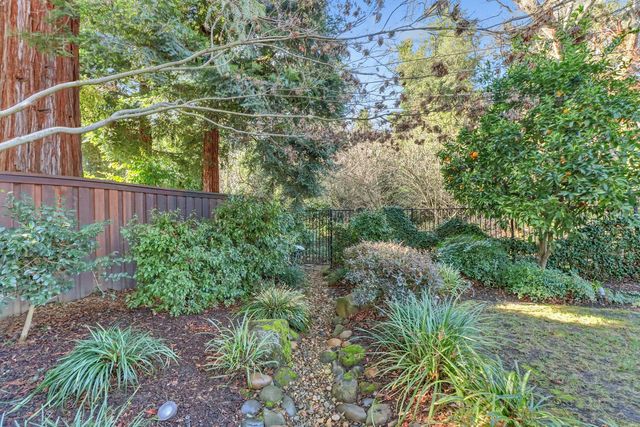 1749 Haggin Grove Way, Carmichael, CA 95608