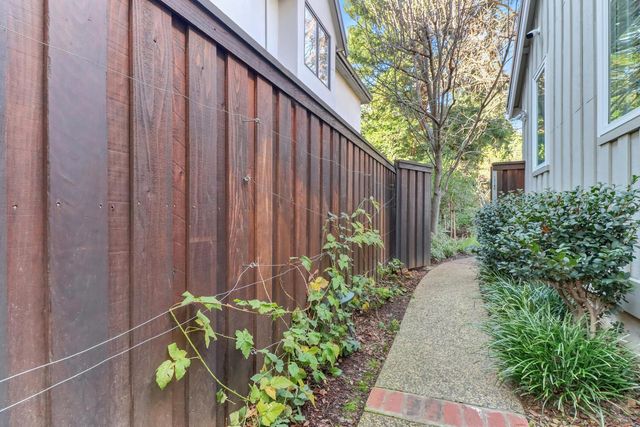 1749 Haggin Grove Way, Carmichael, CA 95608