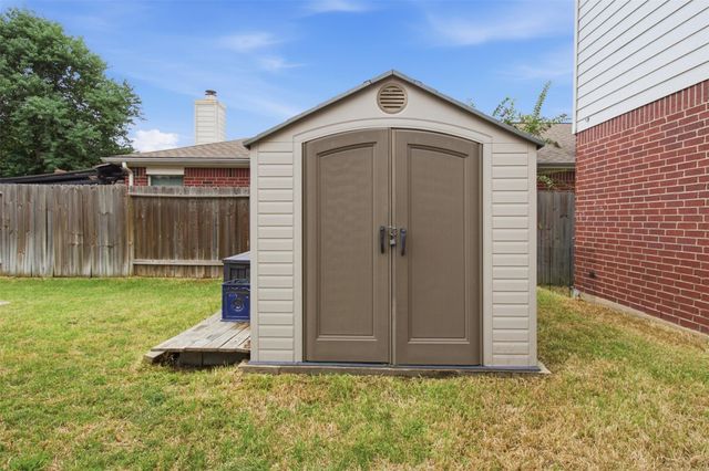 17311 Shadow Ledge Drive, Houston, TX 77095