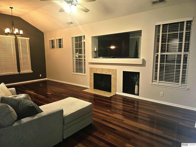 14102 Tregaron Ridge Avenue, Bellevue, NE 68123