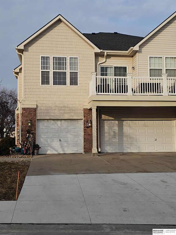 14102 Tregaron Ridge Avenue, Bellevue, NE 68123