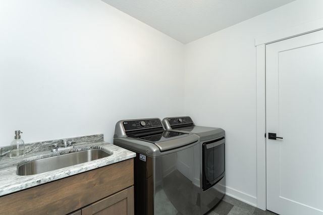 1870 Hadley Hills Drive NE, Rochester, MN 55906