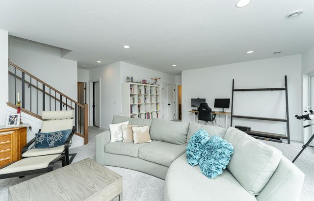 1870 Hadley Hills Drive NE, Rochester, MN 55906