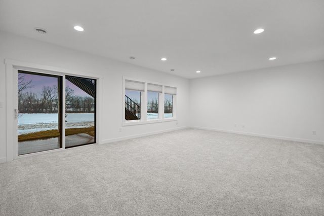 1870 Hadley Hills Drive NE, Rochester, MN 55906