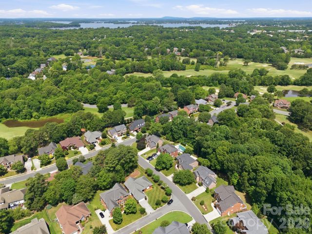 9329 Uxbridge Lane, Huntersville, NC 28078