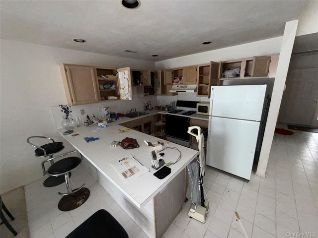 32 Quail Court, Manorville, NY 11949