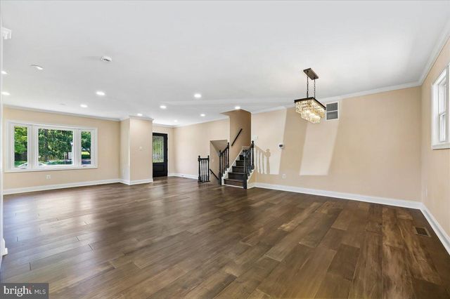 24321 LOG HOUSE RD, Gaithersburg, MD 20882