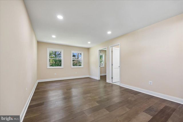 24321 LOG HOUSE RD, Gaithersburg, MD 20882