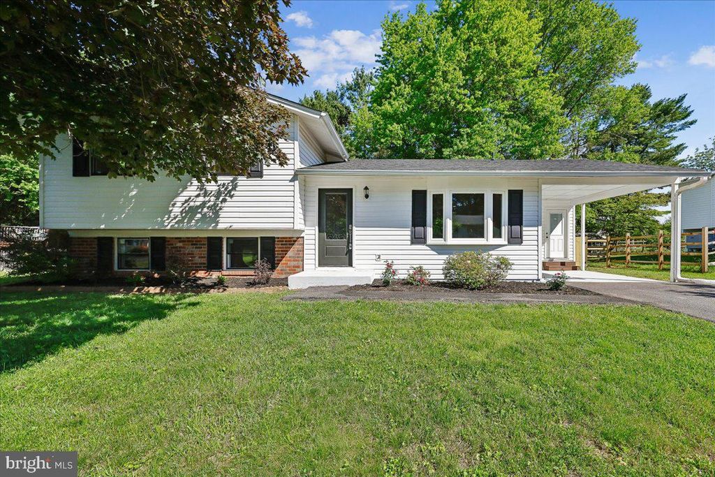 24321 LOG HOUSE RD, Gaithersburg, MD 20882