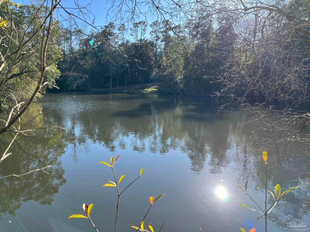 1046 Fleming Dr, Pensacola, FL 32534